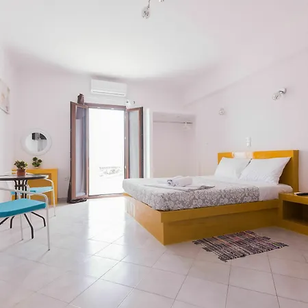 Aquarius Guest house Fira (Santorini)