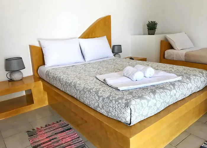 Aquarius 3* Fira (Santorini)