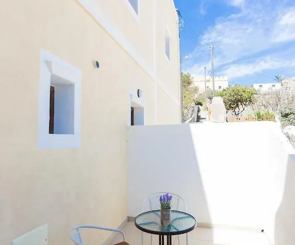 Guest house Aquarius Fira (Santorini)