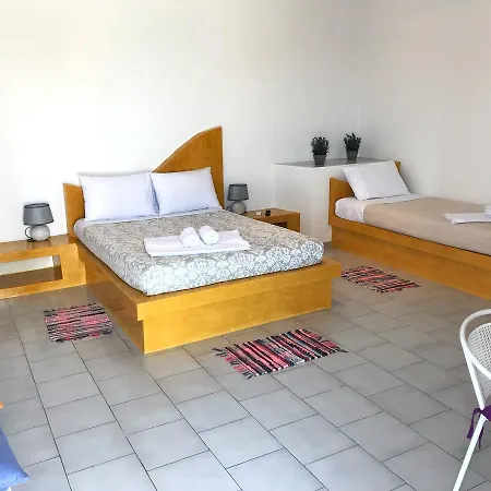 Aquarius Konukevi Fira (Santorini)